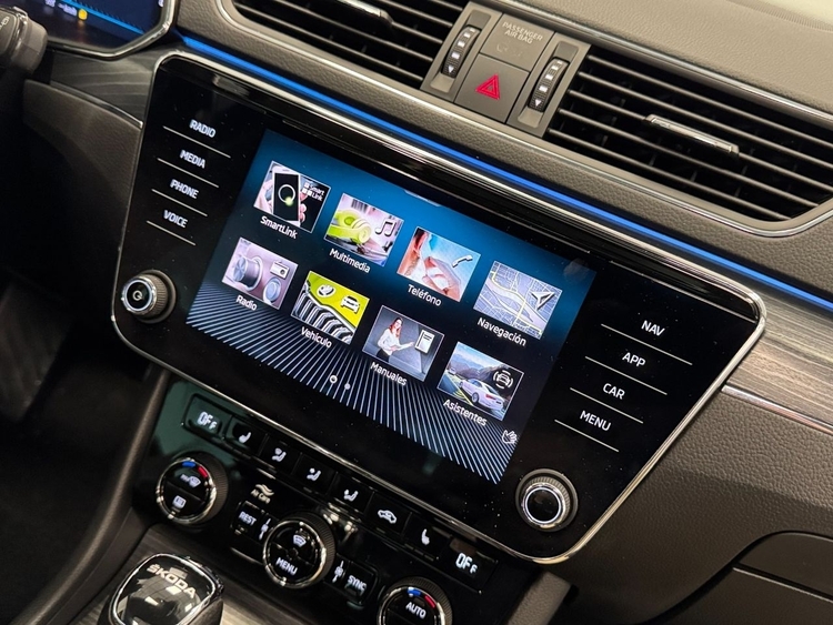 Skoda Superb COMBI STYLE 2.0TDI 200CV DSG foto 37