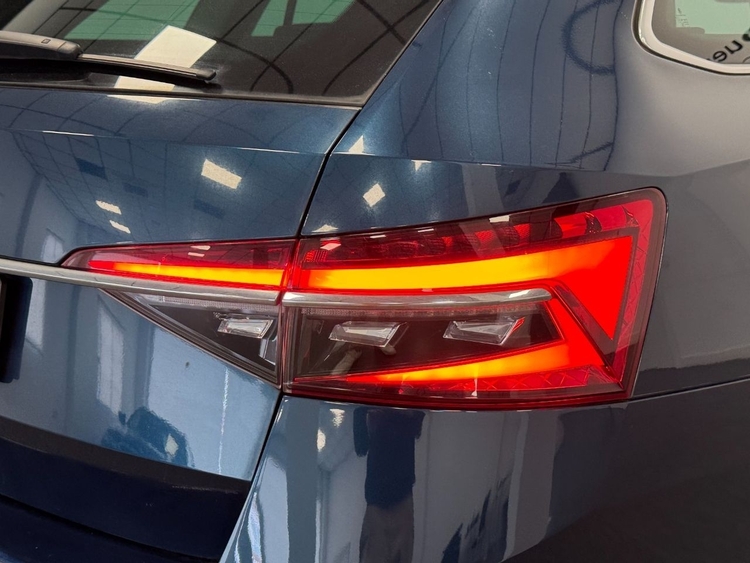 Skoda Superb COMBI STYLE 2.0TDI 200CV DSG foto 43