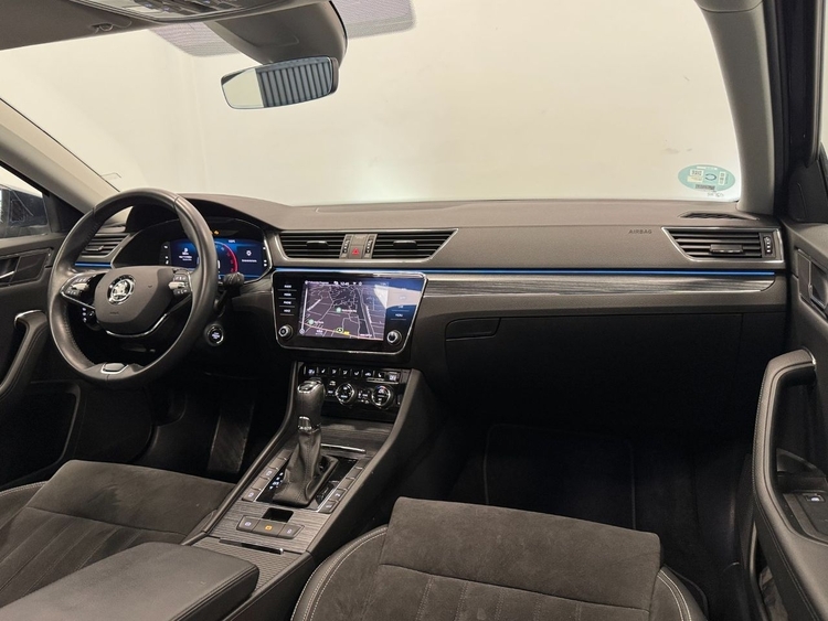 Skoda Superb COMBI STYLE 2.0TDI 200CV DSG foto 10