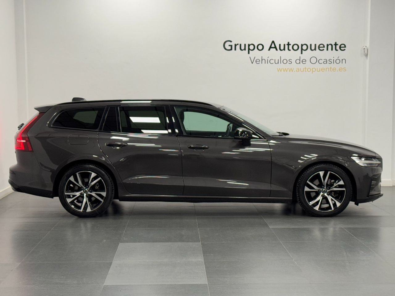 Volvo V60 PLUS DARK AUTO 2.0 B4 D miniatura 3