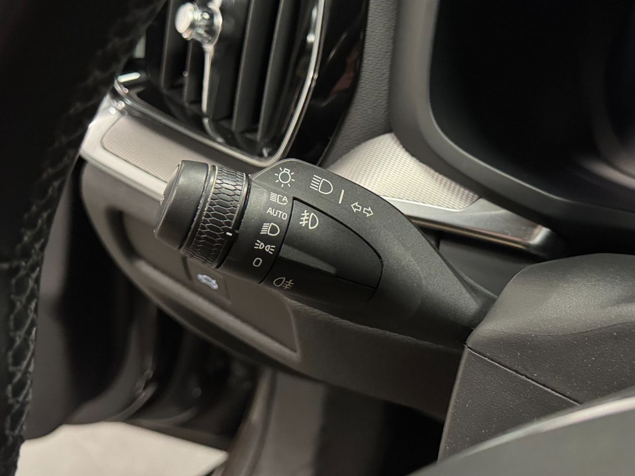 Volvo V60 PLUS DARK AUTO 2.0 B4 D miniatura 20