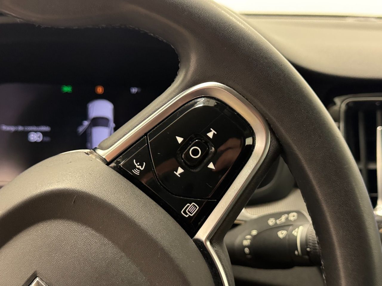 Volvo V60 PLUS DARK AUTO 2.0 B4 D miniatura 23