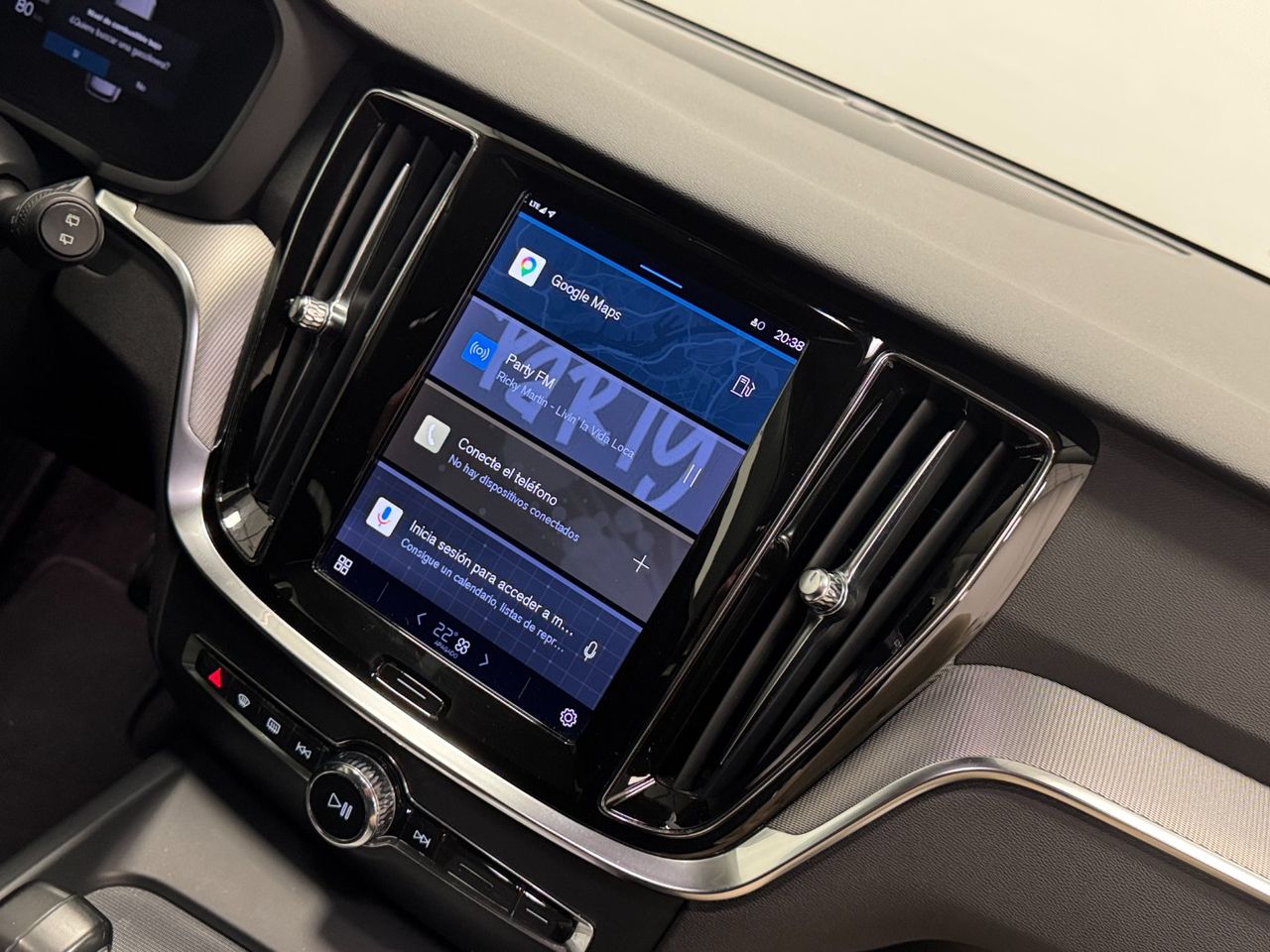 Volvo V60 PLUS DARK AUTO 2.0 B4 D miniatura 30