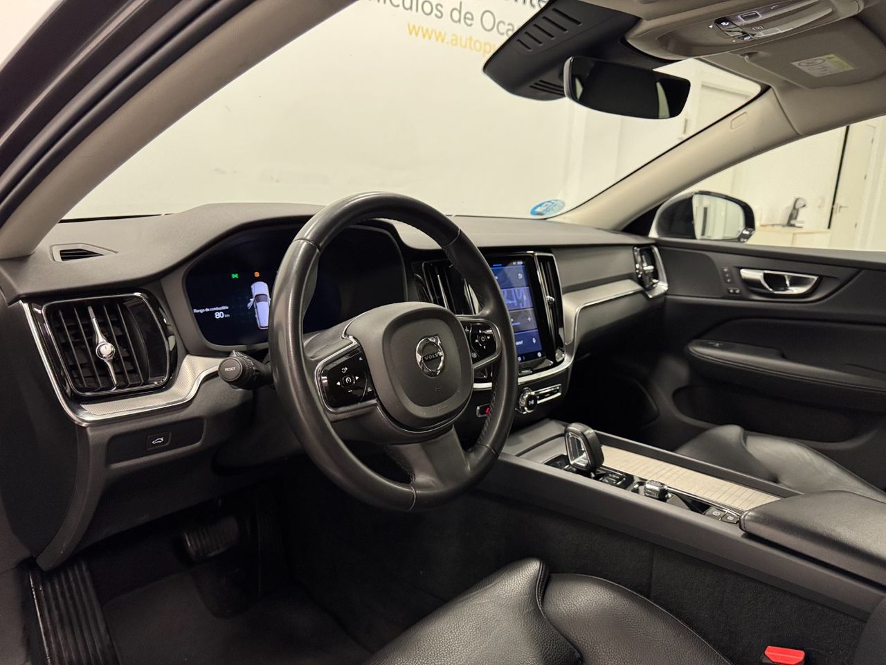 Volvo V60 PLUS DARK AUTO 2.0 B4 D foto 8