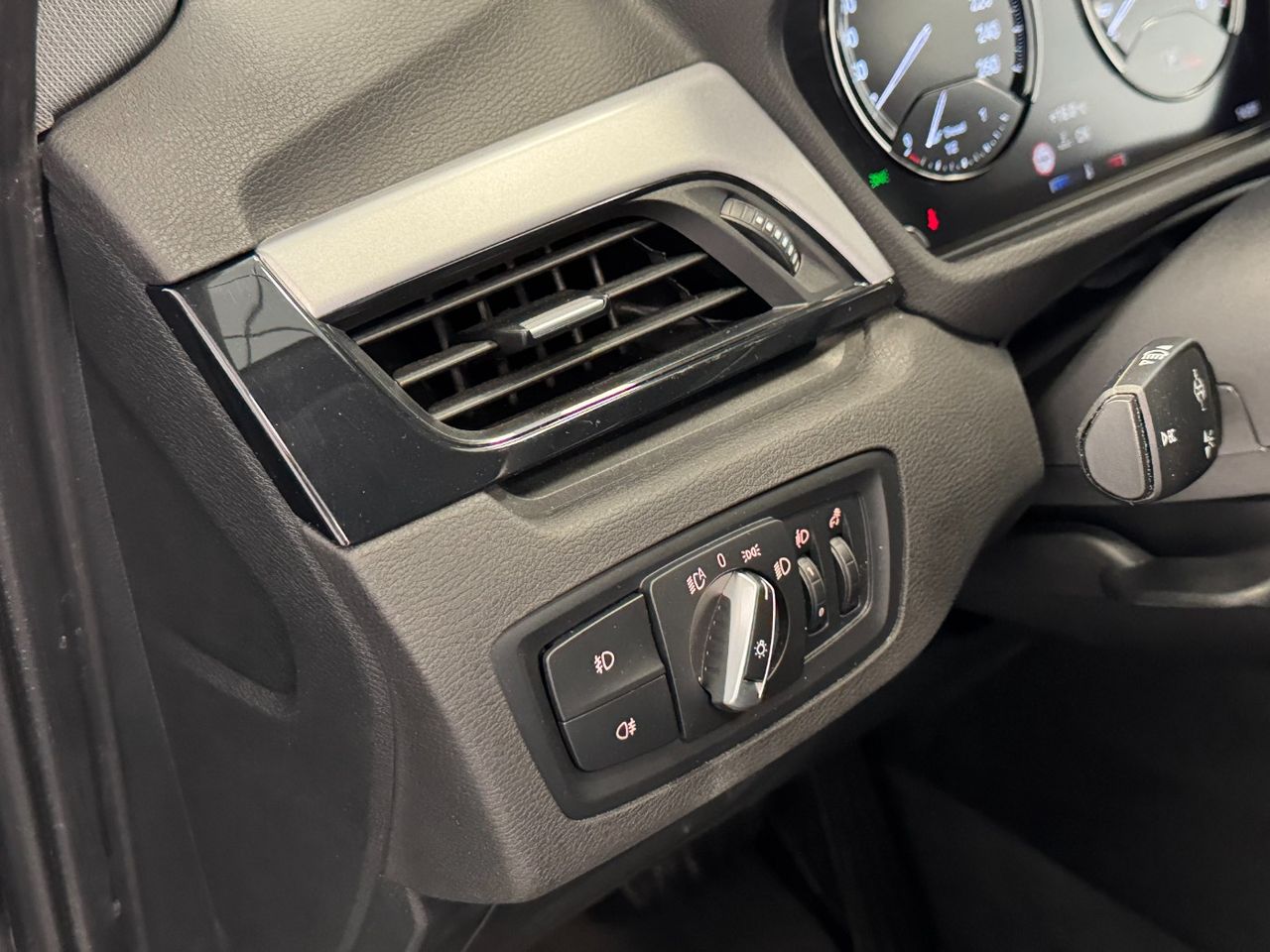 BMW X1 SDRIVE 18D  miniatura 18