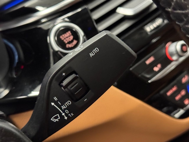 BMW Serie 5 520D  foto 21