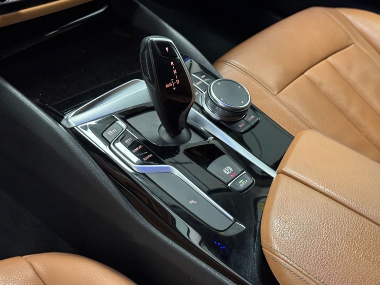 BMW Serie 5 520D  foto 24