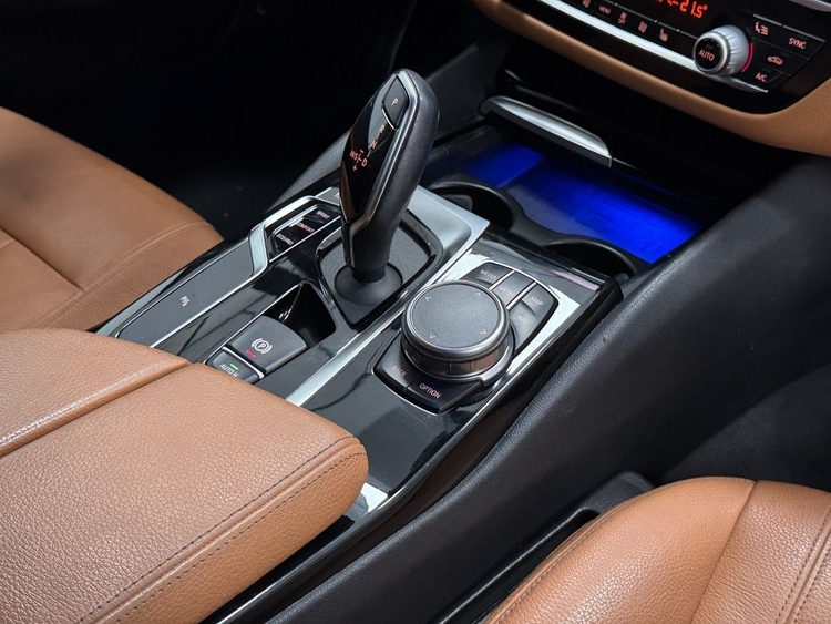 BMW Serie 5 520D  foto 40