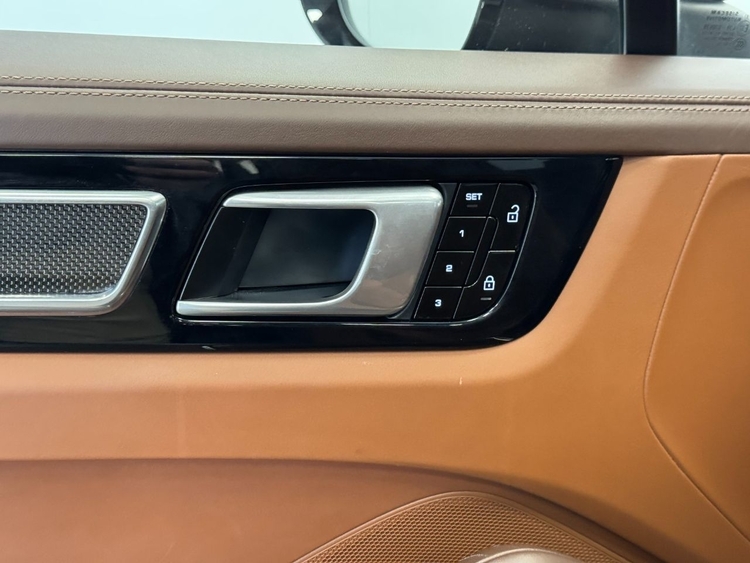 Porsche Cayenne CAYENNE E-HYBRID  foto 17