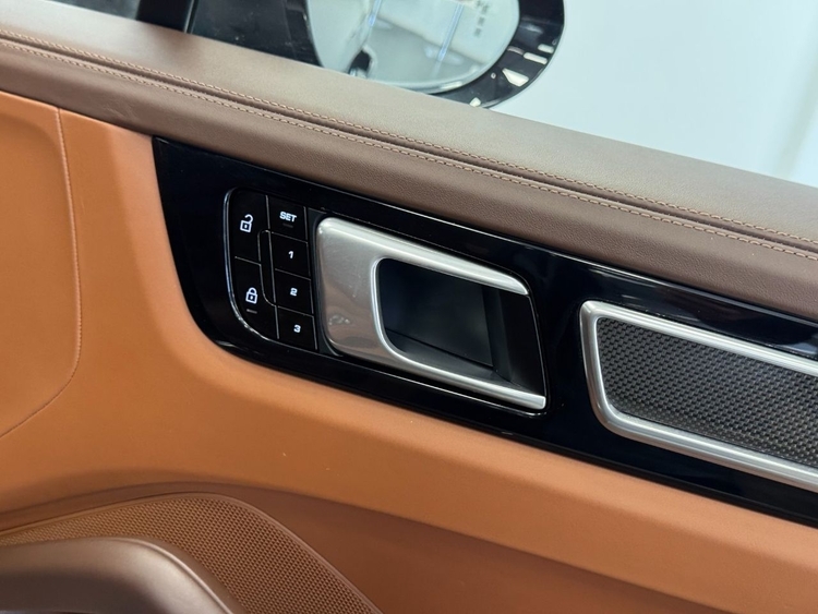 Porsche Cayenne CAYENNE E-HYBRID  foto 34