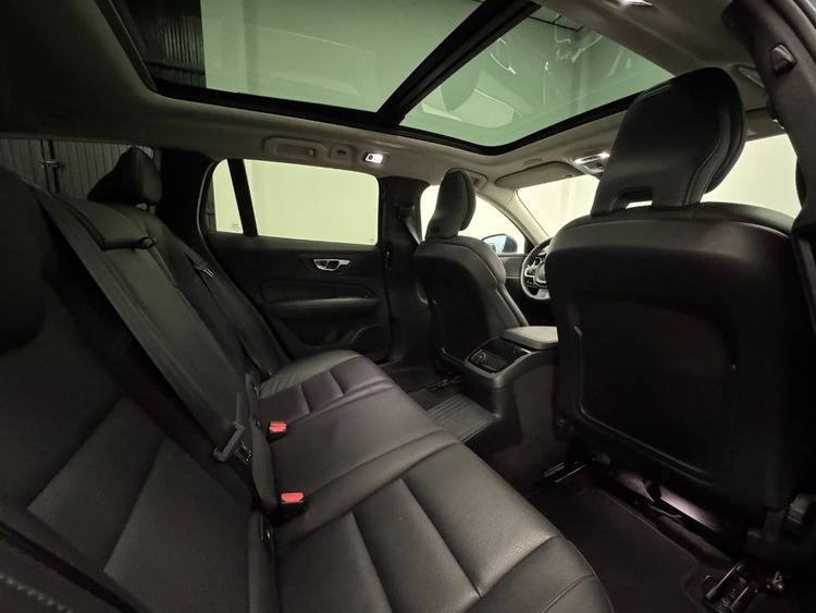 Volvo V60 T6 AWD RECHARGE INSCRIPTION foto 38