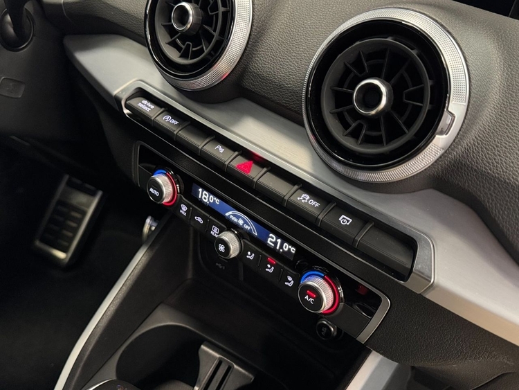 Audi Q2 S-LINE 35TFSI S-TRONIC foto 36