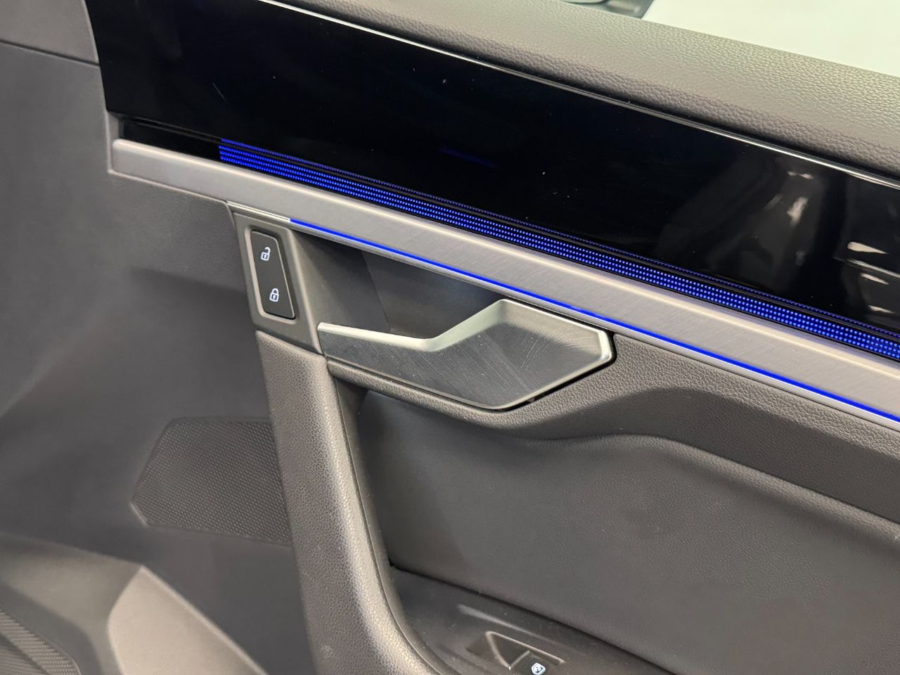 Volkswagen Touareg PREMIUM ELEGANCE  3.0 V6 TIP 4MOTION miniatura 30