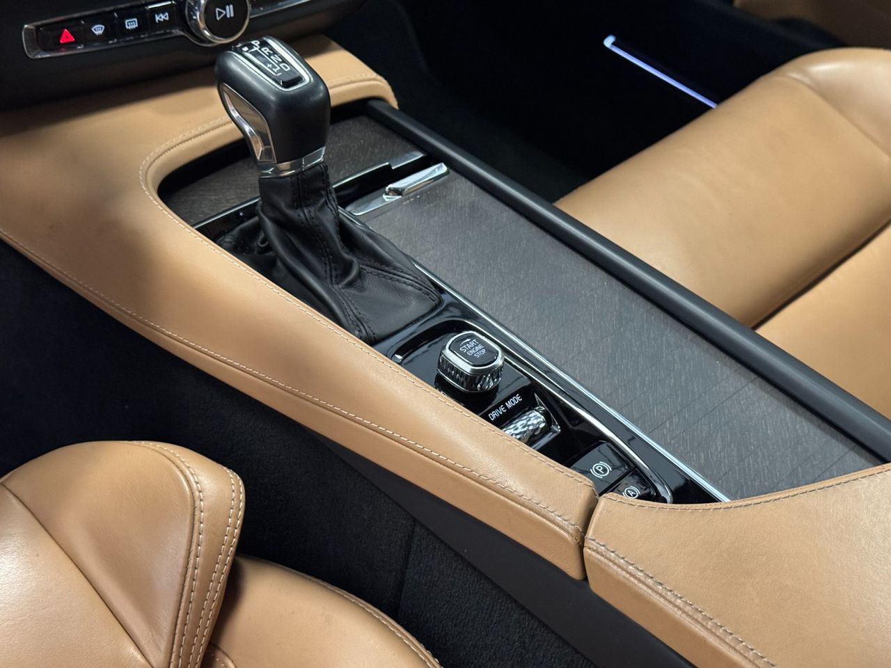 Volvo V90 D5 AWD PRO AUTO foto 22