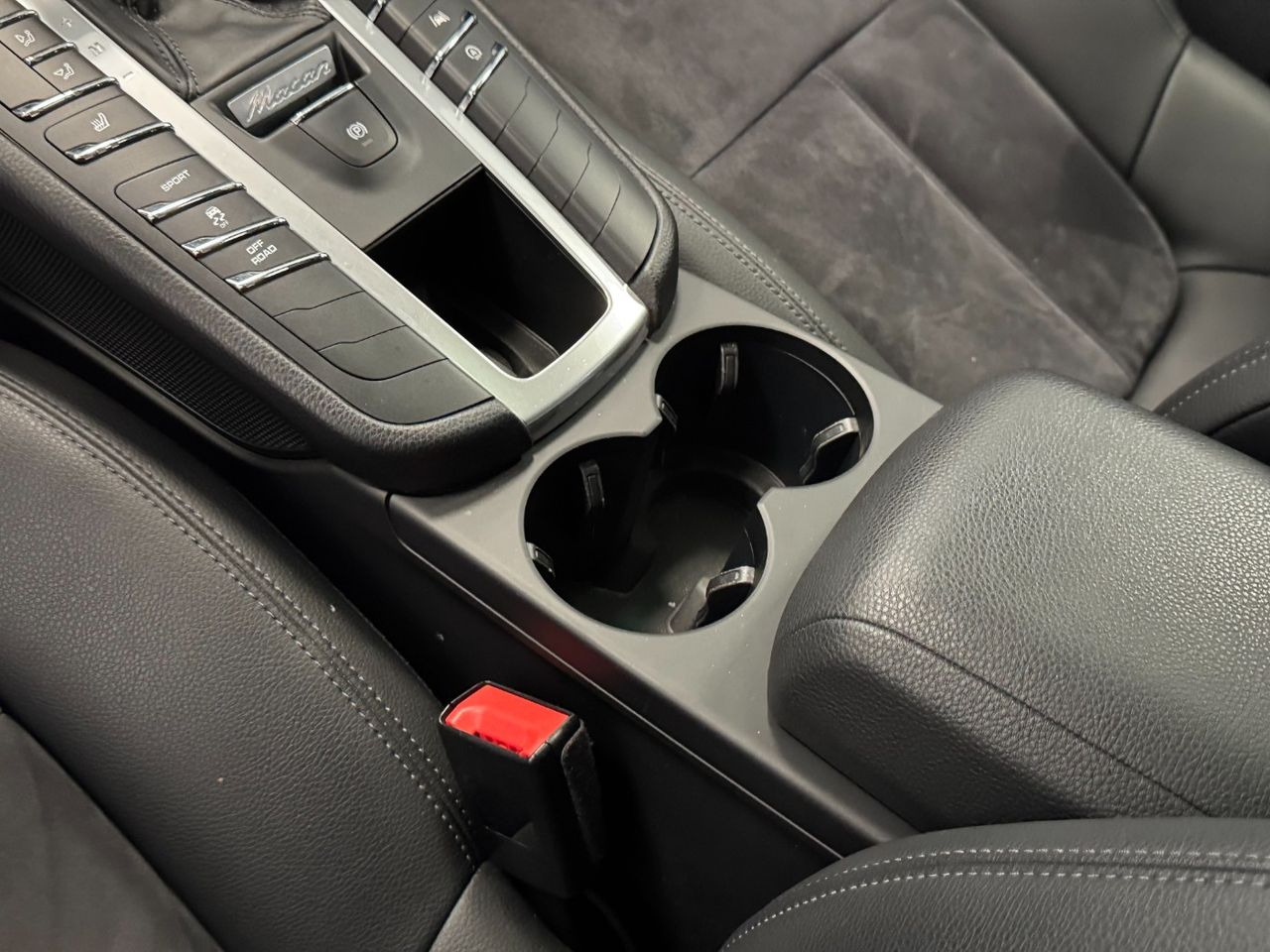 Porsche Macan MACAN miniatura 23