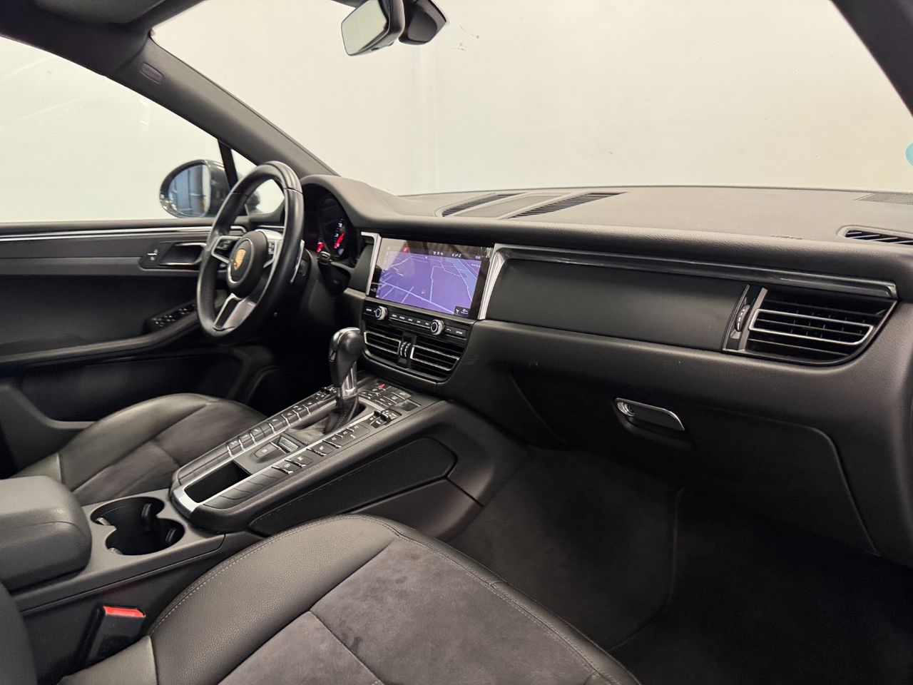 Porsche Macan MACAN miniatura 26