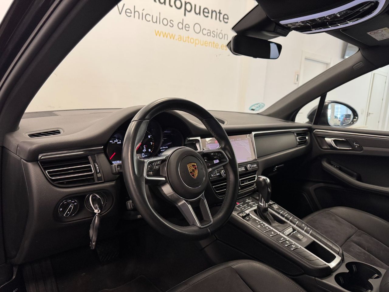 Porsche Macan MACAN miniatura 8