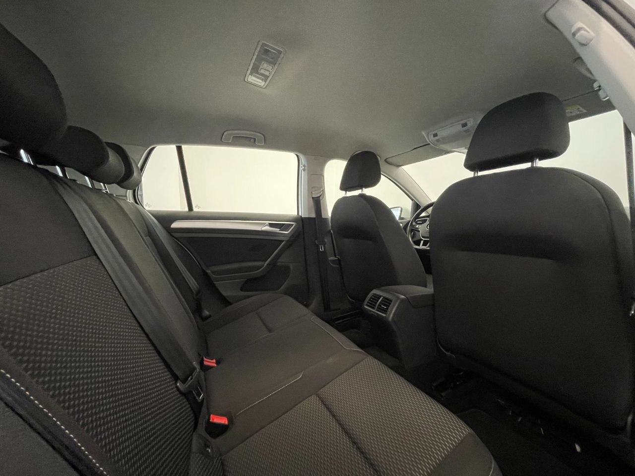 Volkswagen Golf READY 2 GO miniatura 48