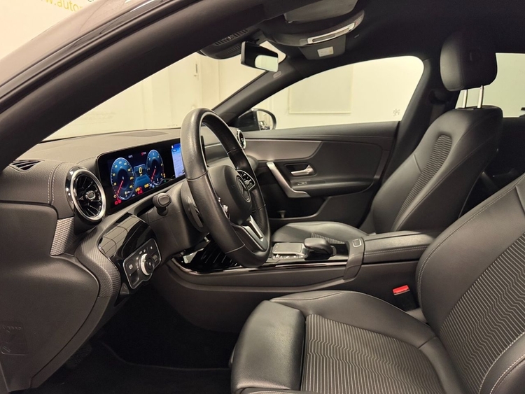 Mercedes CLA 200D foto 15