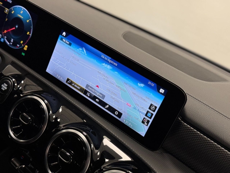 Mercedes CLA 200D foto 31