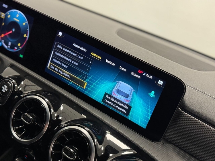 Mercedes CLA 200D foto 36