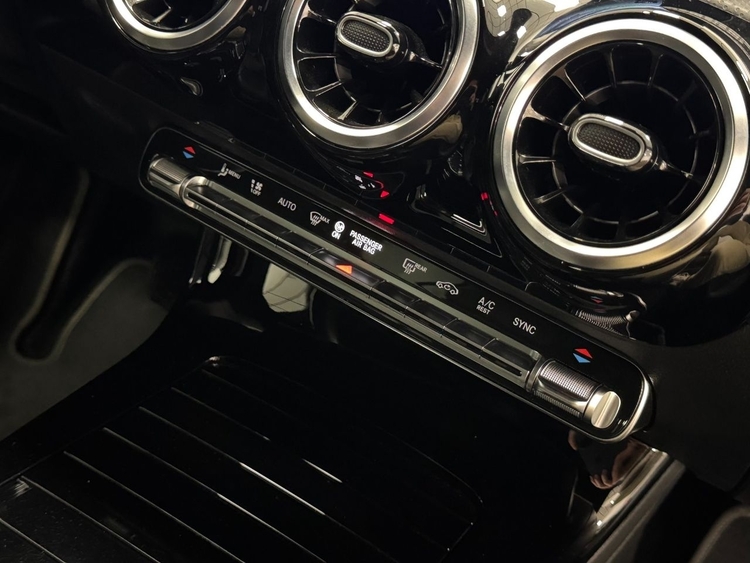 Mercedes CLA 200D foto 39