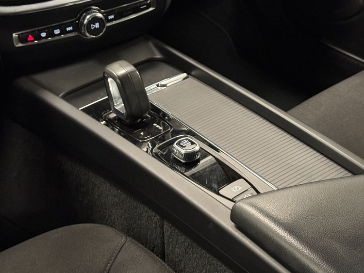 Volvo V60 2.0 B4 D MOMENTUM PRO AUTO foto 22