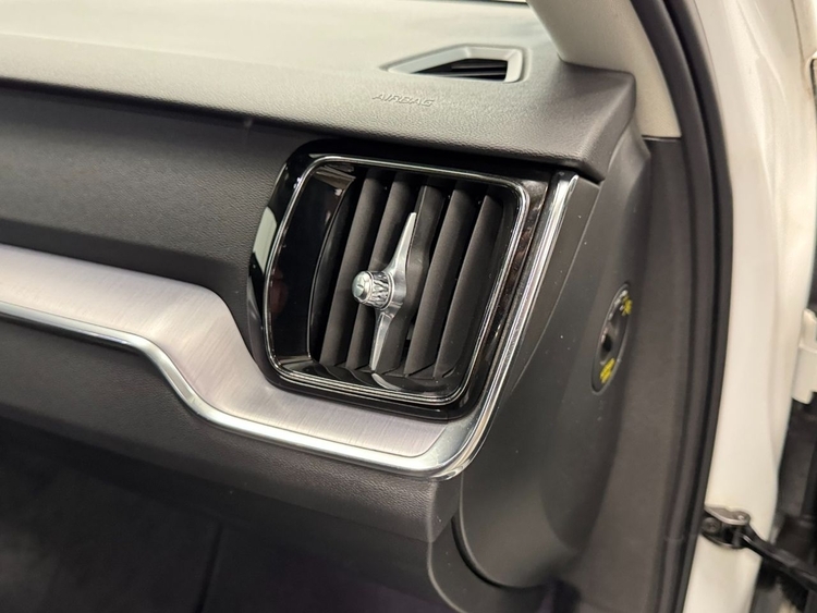 Volvo V60 2.0 B4 D MOMENTUM PRO AUTO foto 26