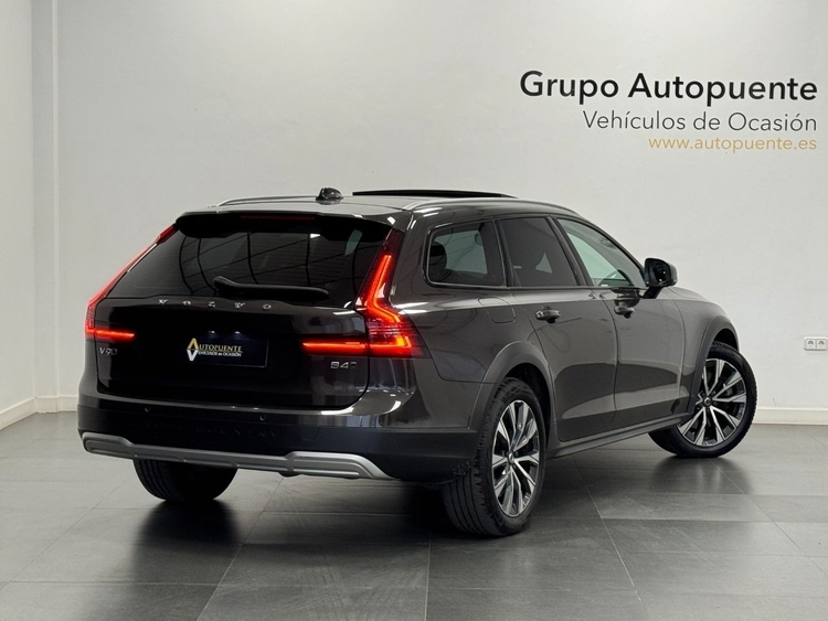 Volvo V90 CROSS COUNTRY 2.0 B4 AWD AUTO foto 4