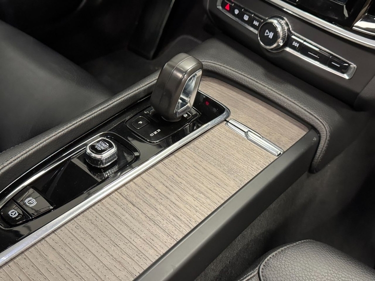 Volvo V90 CROSS COUNTRY 2.0 B4 AWD AUTO foto 35