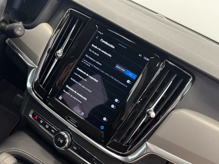 Volvo V90 MOMENTUM PRO AUTO foto 33