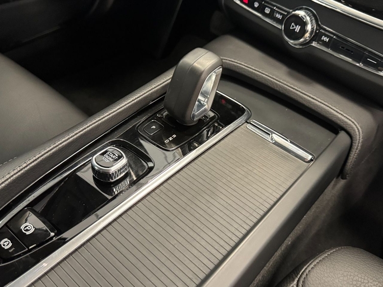 Volvo V90 MOMENTUM PRO AUTO foto 35