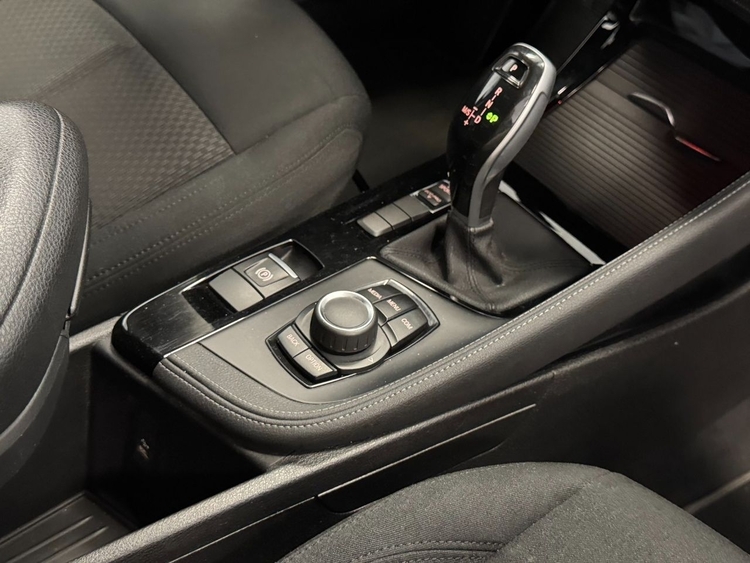 BMW X2 SDRIVE 18D foto 35