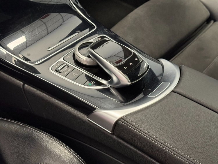 Mercedes Clase C COUPÉ 220D AMG foto 22