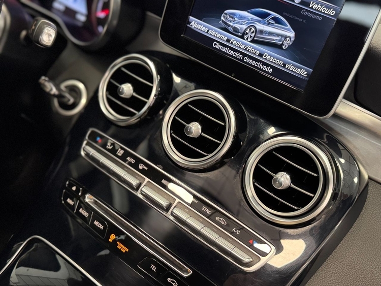Mercedes Clase C COUPÉ 220D AMG foto 30