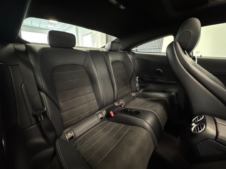 Mercedes Clase C COUPÉ 220D AMG foto 32
