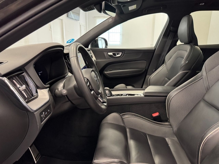 Volvo XC60 RECHARGE R-DESIGN AUTO foto 15