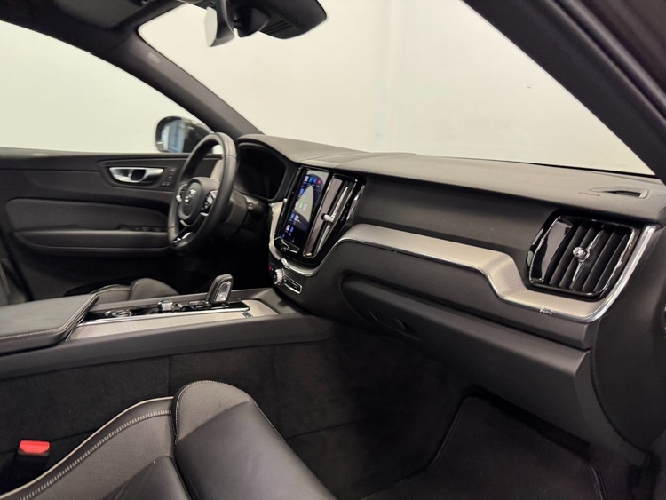 Volvo XC60 RECHARGE R-DESIGN AUTO foto 29