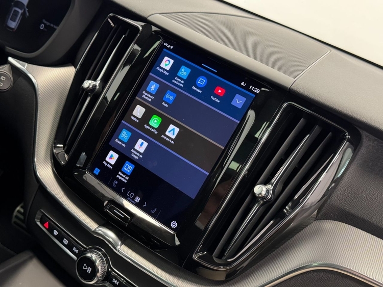 Volvo XC60 RECHARGE R-DESIGN AUTO foto 32