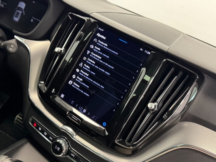 Volvo XC60 RECHARGE R-DESIGN AUTO foto 34