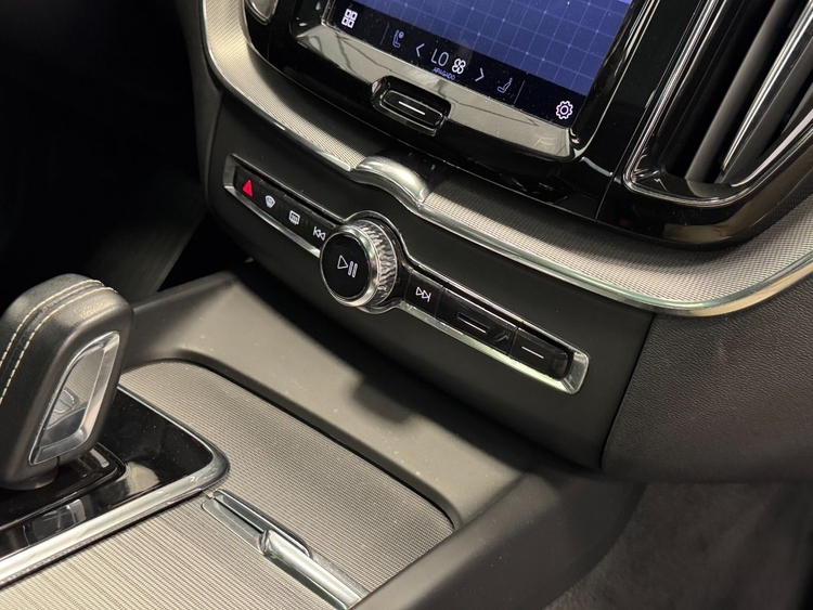 Volvo XC60 RECHARGE R-DESIGN AUTO foto 37