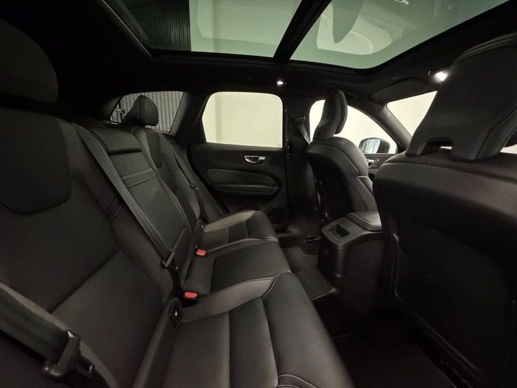 Volvo XC60 RECHARGE R-DESIGN AUTO foto 42