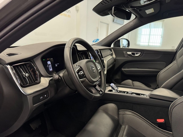 Volvo XC60 T6 RECHARGE PLUS DARK AUTO foto 14