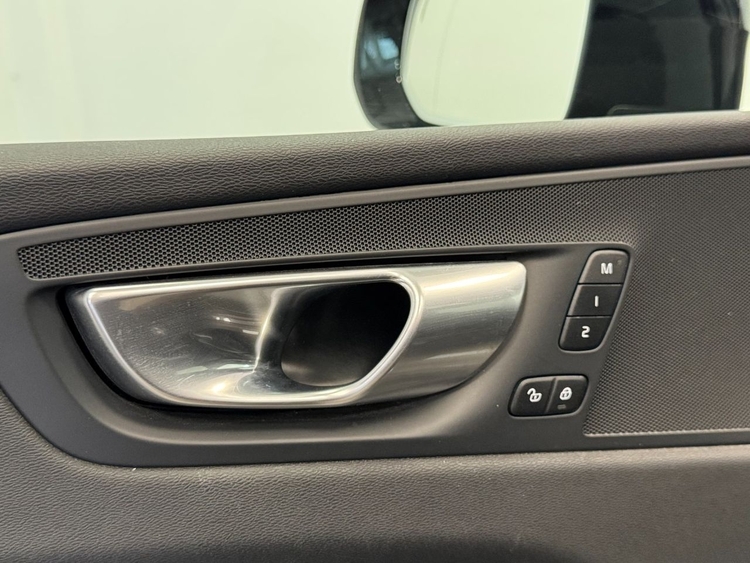 Volvo XC60 T6 RECHARGE PLUS DARK AUTO foto 17