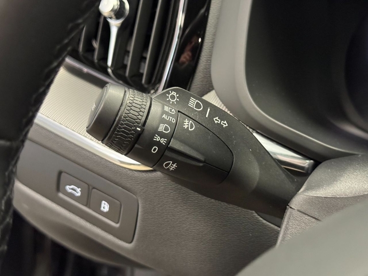 Volvo XC60 T6 RECHARGE PLUS DARK AUTO foto 21