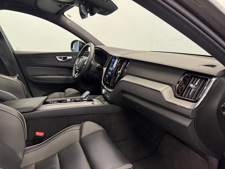 Volvo XC60 T6 RECHARGE PLUS DARK AUTO foto 27