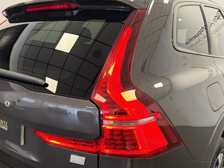 Volvo XC60 T6 RECHARGE PLUS DARK AUTO foto 40