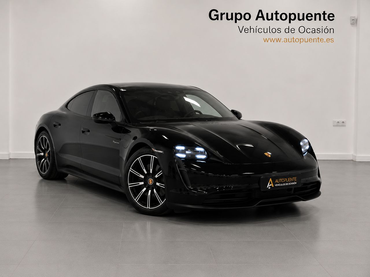 Porsche Taycan TAYCAN foto 2