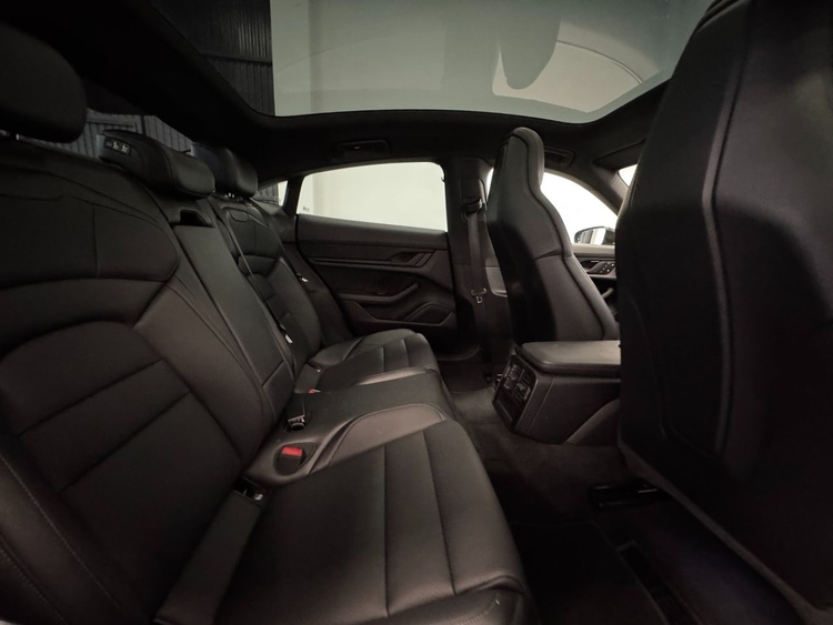 Porsche Taycan TAYCAN foto 44