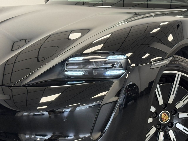 Porsche Taycan TAYCAN foto 46